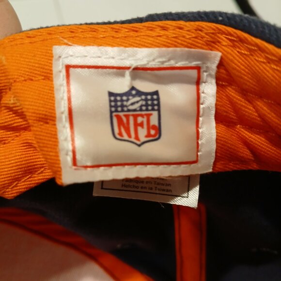 Chicago Bears Kid's Hat, Signed By Alex Brown, 2002-2009 - Picture 5 of 5